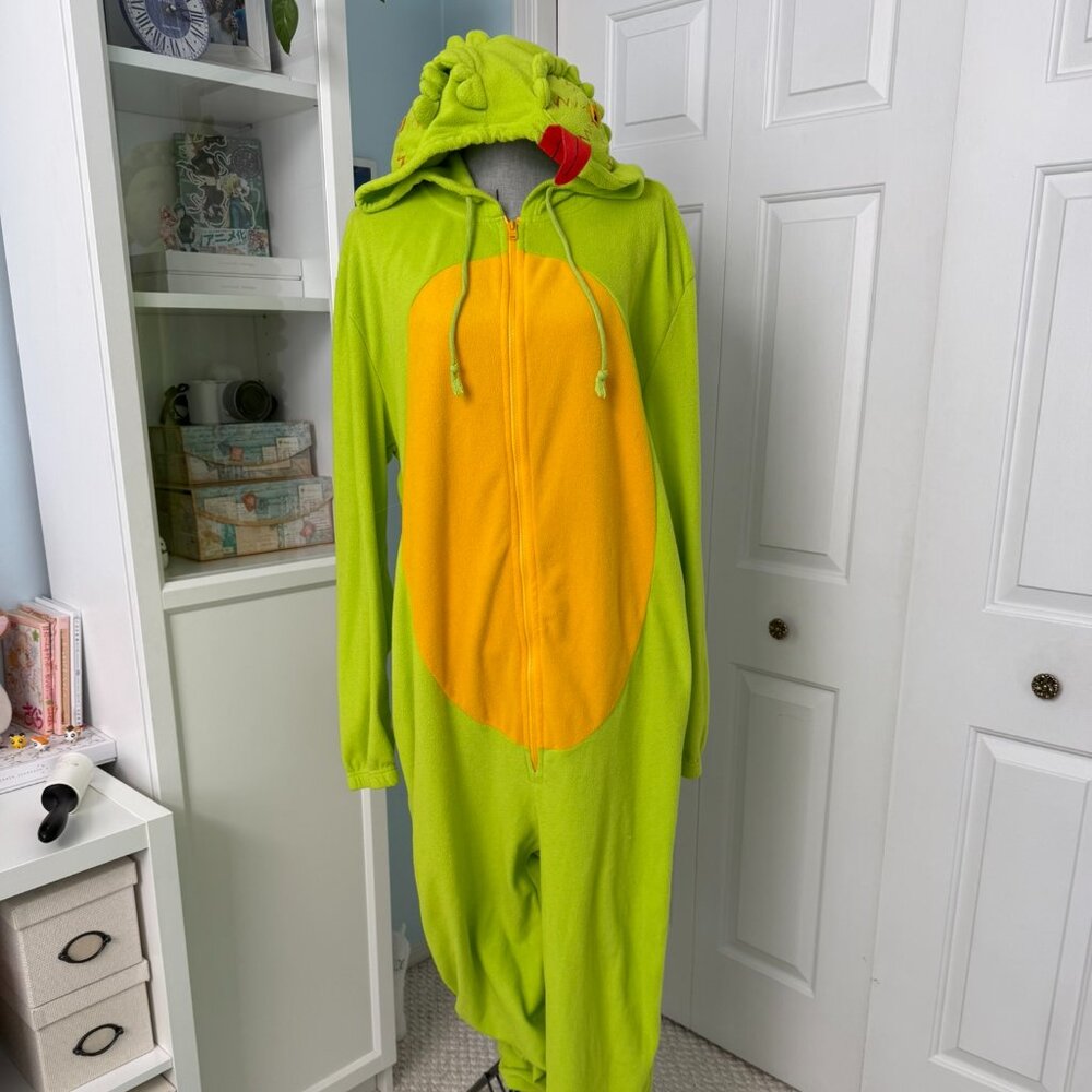 Bluenotes Green Chameleon Onesie – Size M